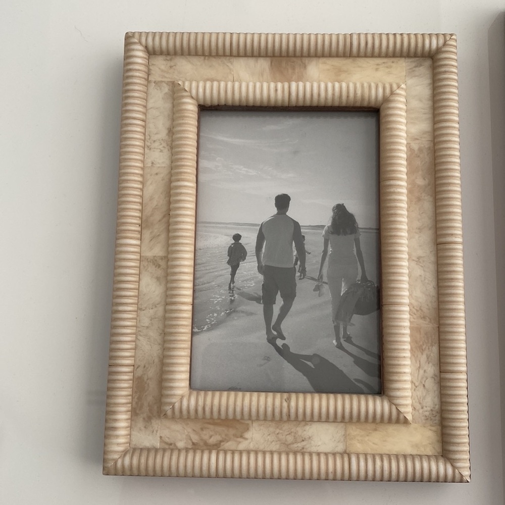 Bundle up with three frames - Picture 4 of 13